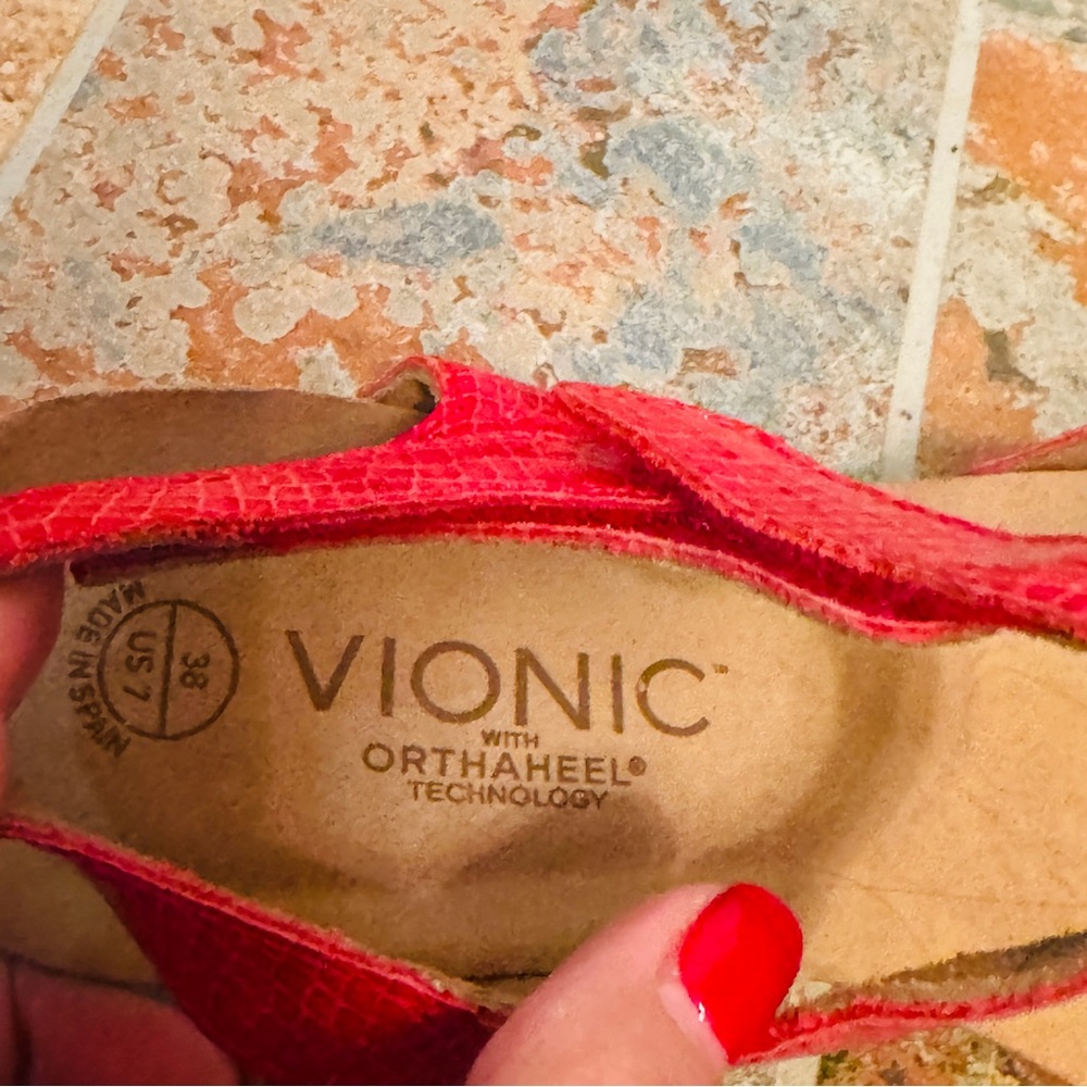 🌹Sassy Wedge, Made In Spain Vionic Ortho Red Leather Women's Adjustable Sandals! - Picture 13 of 14